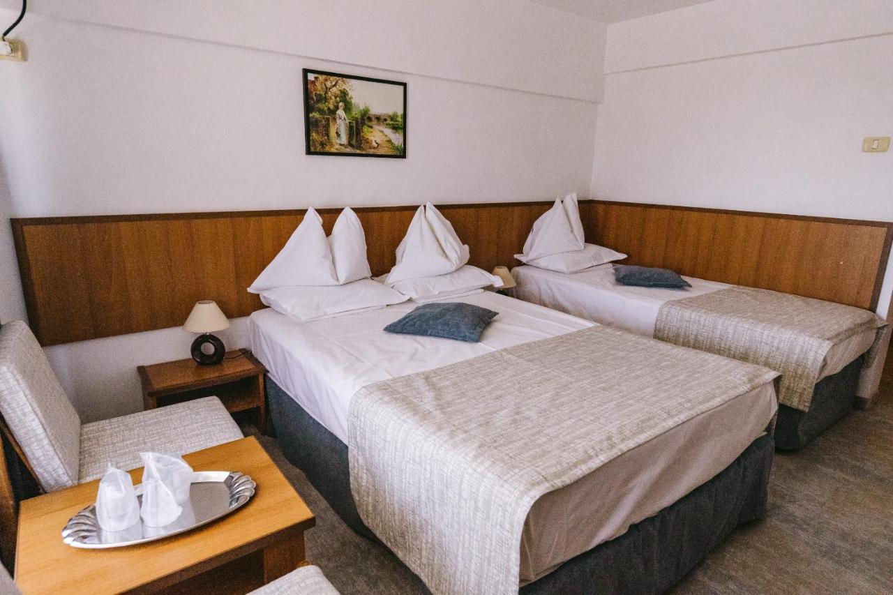 Hotel Condor Mamaia Exterior photo