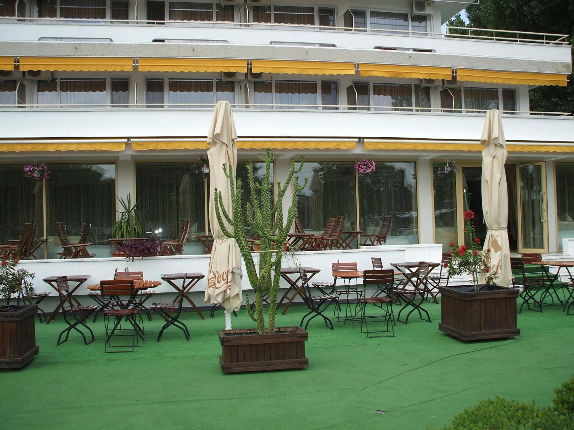 Hotel Condor Mamaia Exterior photo